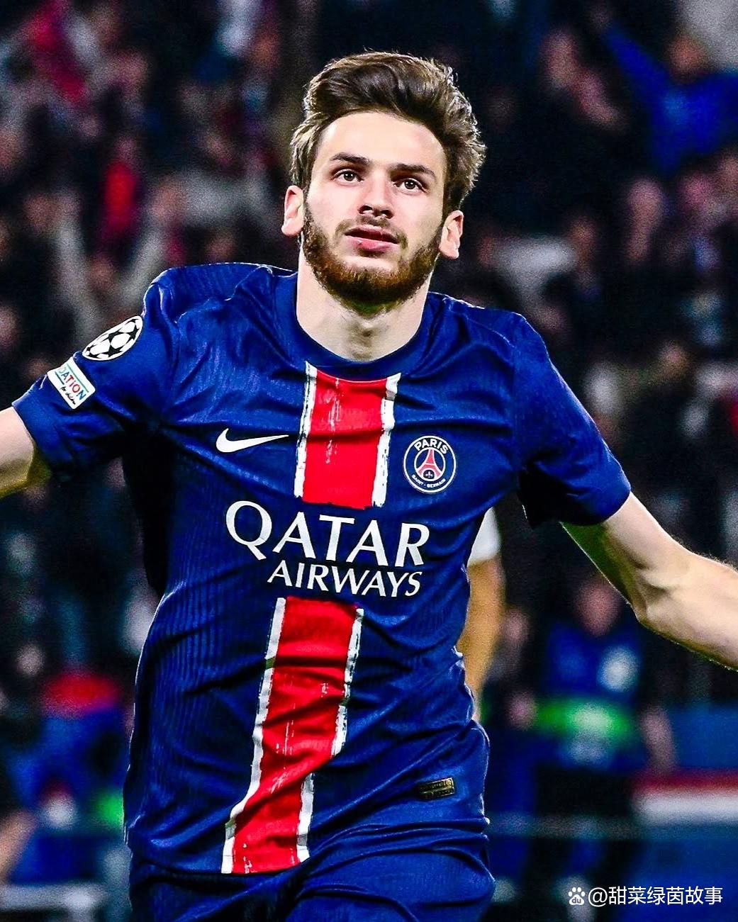 巴黎圣日耳曼主场大捷，球员赛后激动庆祝胜利，作品分析社会制作专业发现男人.的简单介绍