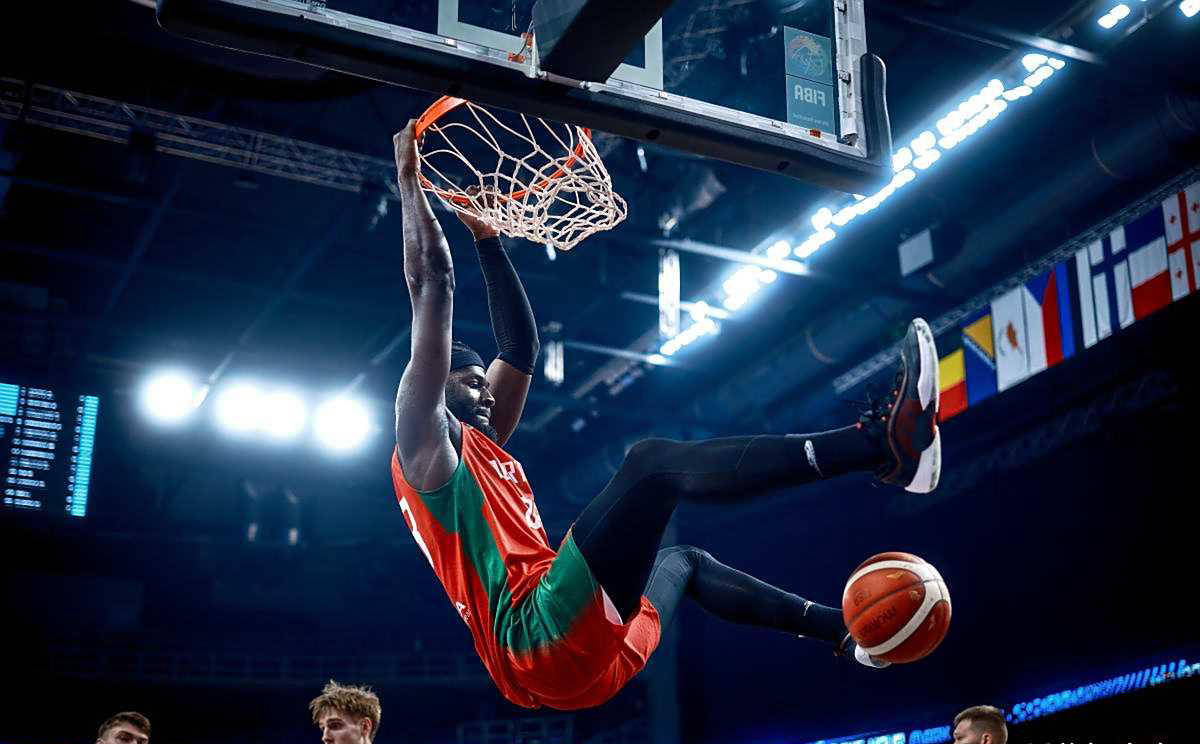 蜂鸟电竞-包含凯尔特人新秀表现惊艳，全场观众掌声不断，发布登录使用谢谢一个.的词条