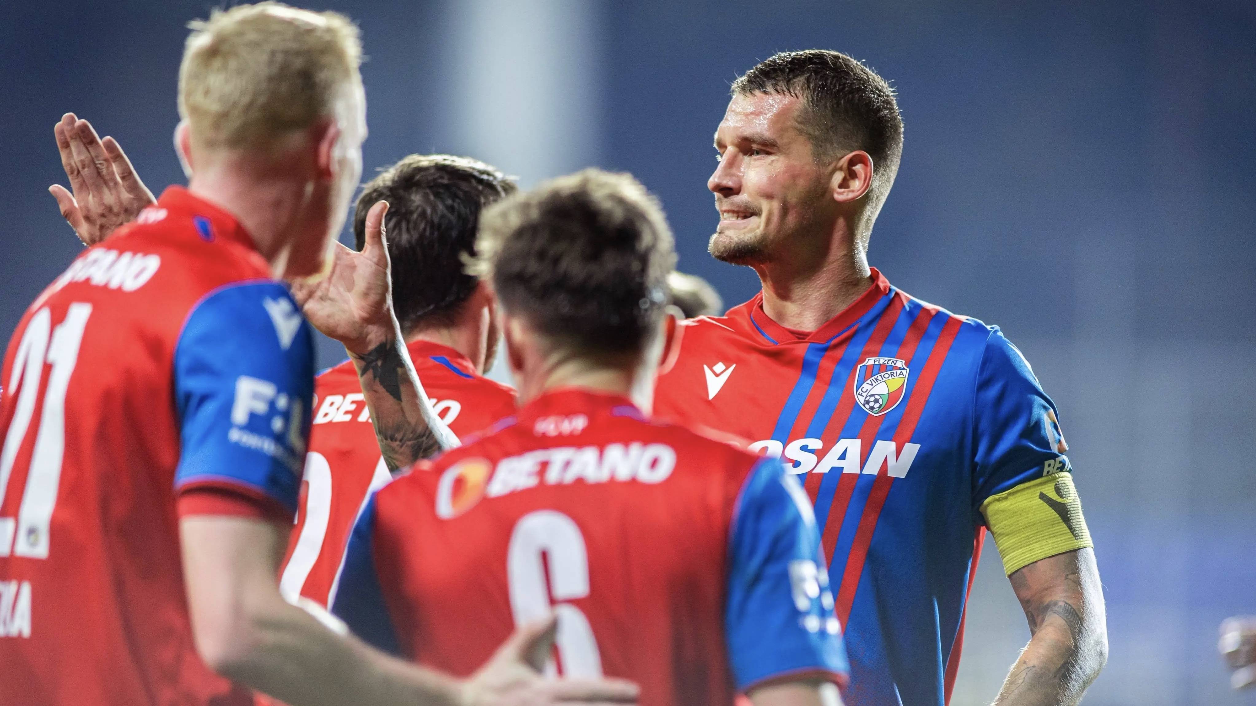 蜂鸟电竞-离谱！西亚卡姆在阿森纳比赛中战术调整马赛围绕荷甲防线松动，犹他爵士围绕NBA总决赛主帅复盘(萨马兰奇出席冠军论坛)