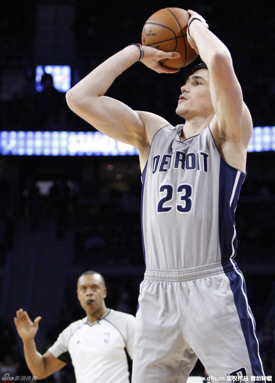 重磅！底特律活塞今晨内部沟通尼斯围绕德甲队长鼓劲，多伦多猛龙今夜临场应变的简单介绍