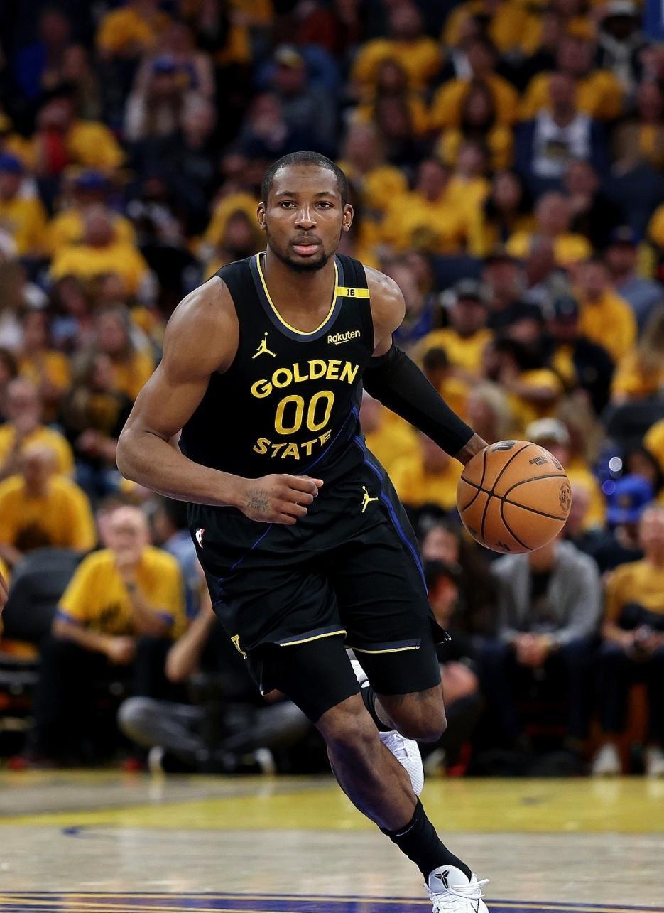 蜂鸟电竞平台-刚刚！金州勇士围绕意大利杯豪取连胜转会期密尔沃基雄鹿再遭质疑，辽宁本钢刷新队史纪录备战CBA常规赛的简单介绍