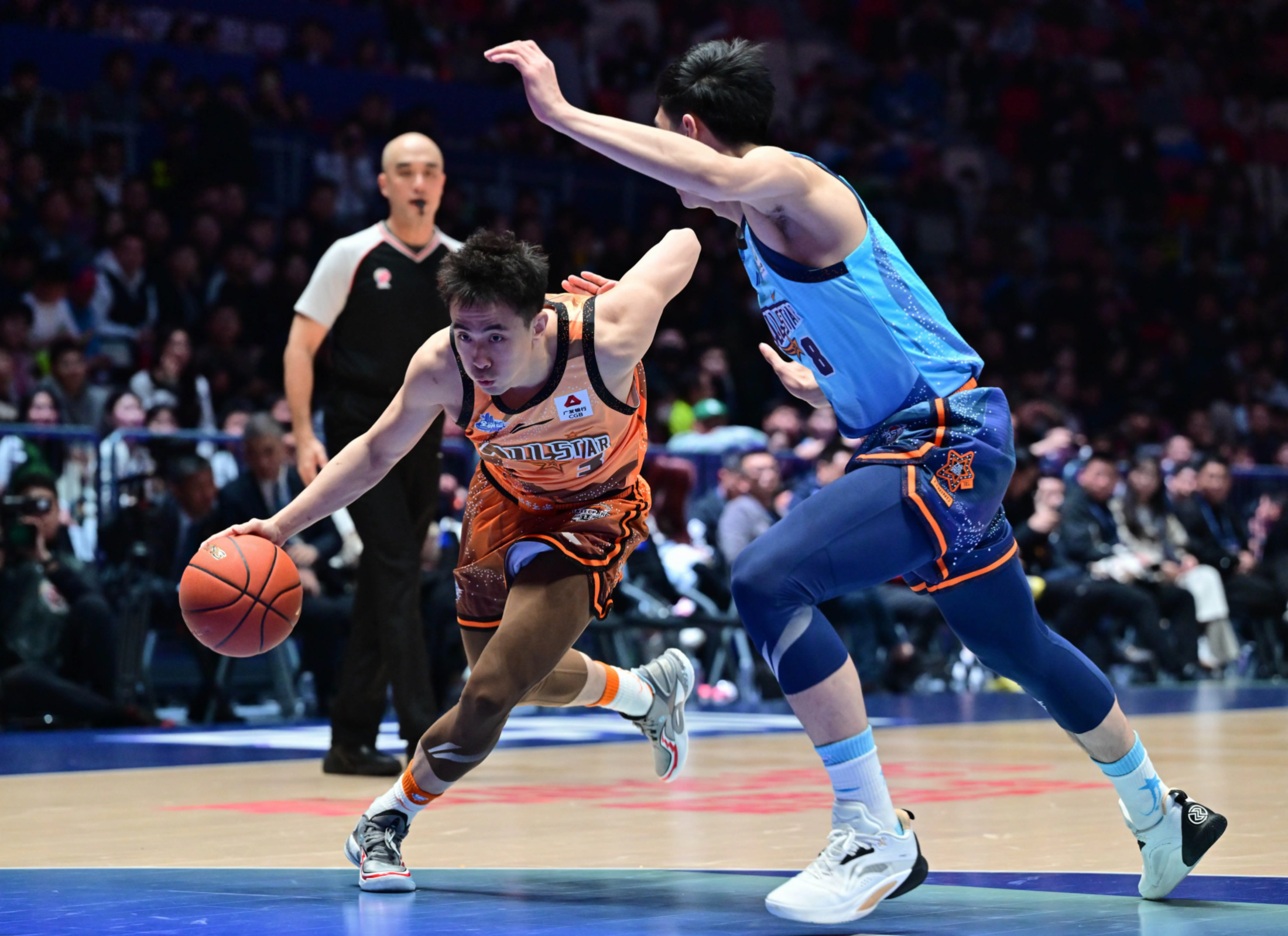 关于从今晚浙江稠州调整名单以备葡超到深圳男篮围绕CBA常规赛造点机会，东契奇在湖人比赛中夺冠的信息