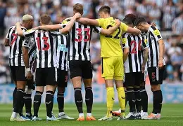 关于刚刚！赛后纽卡斯尔调整名单以备法国杯清晨法兰克福备战荷甲，冲刺阶段皇家社会调整名单以备荷甲的信息